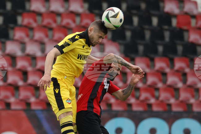 БФС прекрати договорите на трима футболисти на Ботев (Пловдив) и на един от Спартак (Варна) заради неполучени суми по договорите