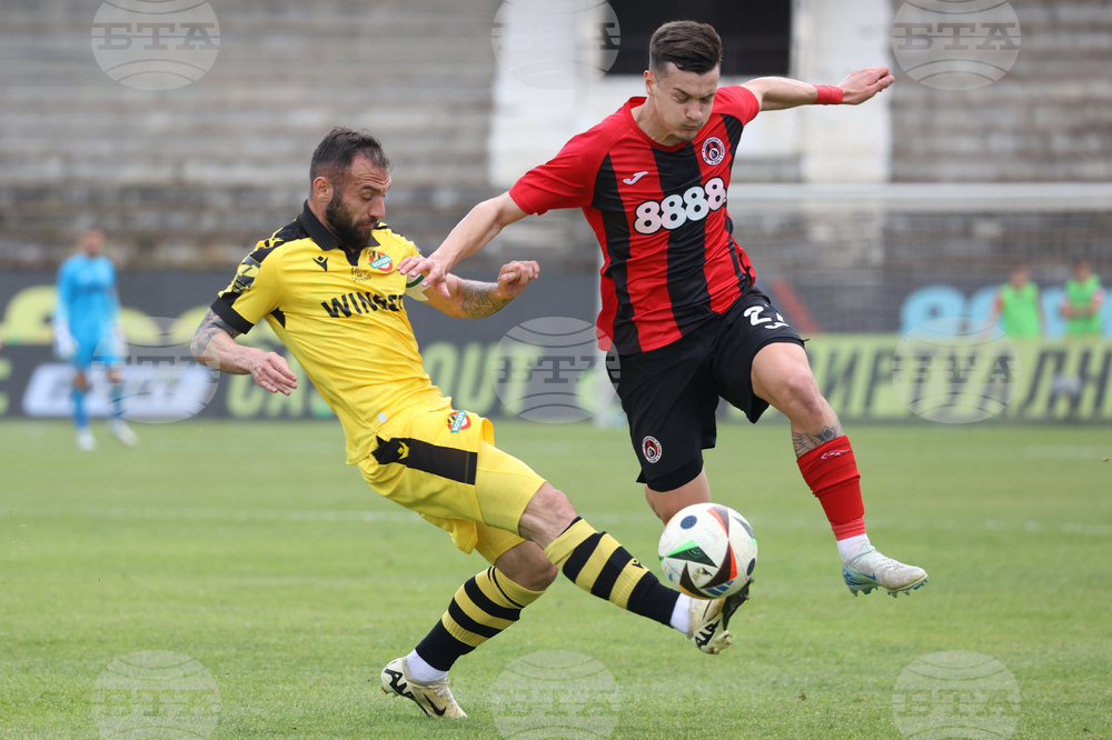 Футбол - „Локомотив” (София) - „Ботев” (Пловдив)