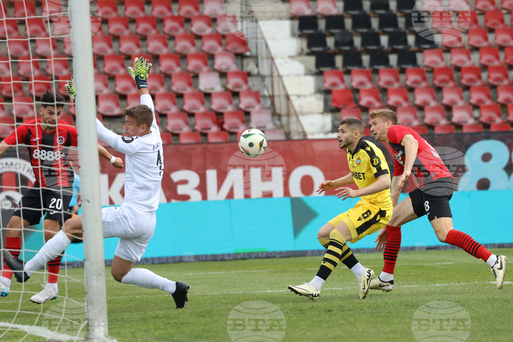 Футбол - „Локомотив” (София) - „Ботев” (Пловдив)