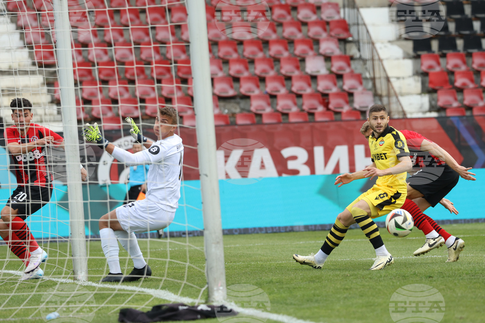 Локомотив София и Ботев Пловдив завършиха наравно