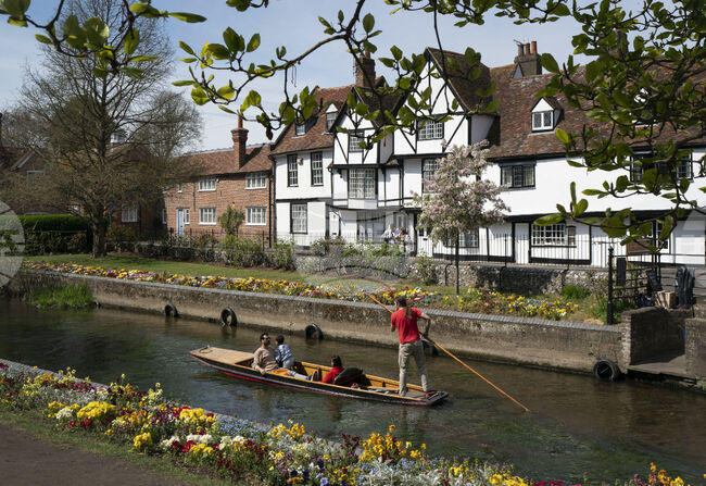 Цените на жилищата във Великобритания се повишиха повече от очакваното през септември