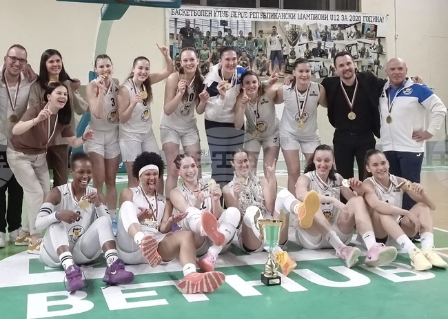 Монтана 2003 спечели титлата в женското баскетболно първенство след триумф в серията срещу Берое