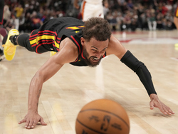 APTOPIX Heat Hawks Basketball