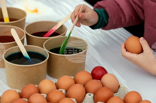 Работилница за боядисване на яйца ще се състои в детската занималня „Бяла спретната къщурка” към Българското посолство в Любляна на 11 април