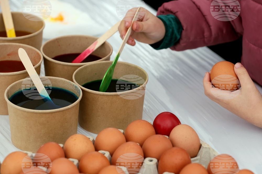 Великденски празник - „Голямото великденско боядисване на яйца“