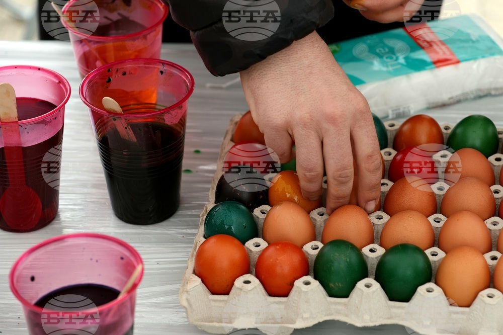 Великденски празник - „Голямото великденско боядисване на яйца“