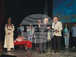 Средното училище "Христо Проданов" в Карлово отбеляза своята 40-годишнина с концерт. Снимка: СУ "Христо Проданов"