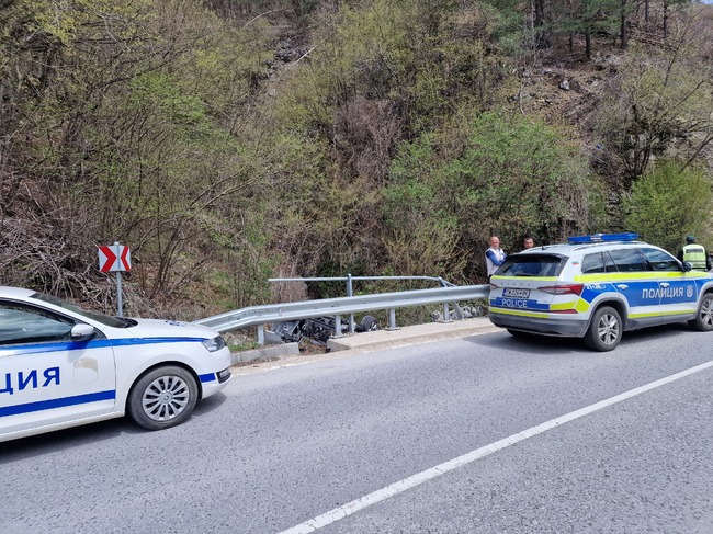 Бебе почина, след като пострада при катастрофа на пътя Смолян - Девин, друг човек загина при пътен инцидент между Локорско и Войнеговци