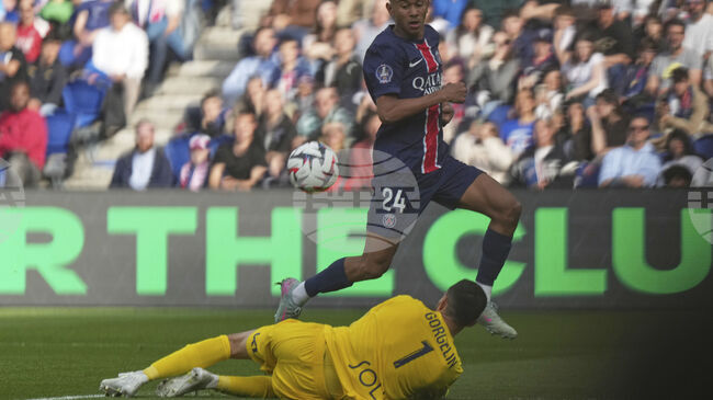 Лидерът във Франция Ланс обяви официално трансфера на вратаря Матьо Горжелен