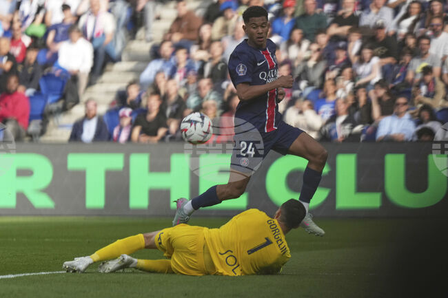 Лидерът във Франция Ланс обяви официално трансфера на вратаря Матьо Горжелен