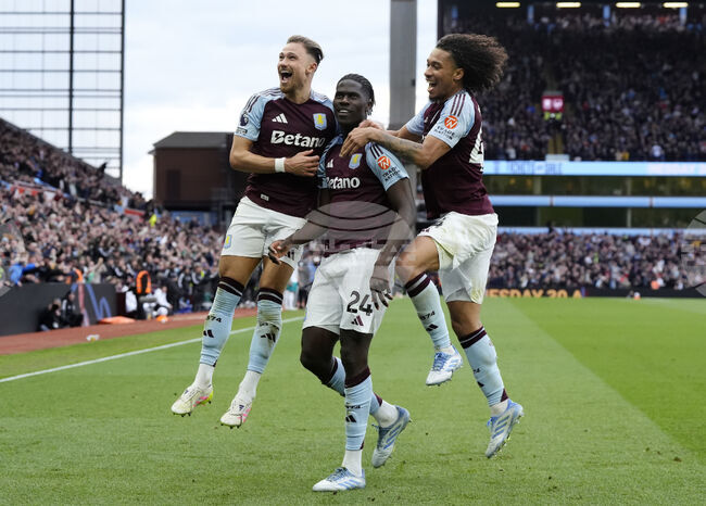 Астън Вила разгроми Нюкасъл като домакин и зае еднолично шестото място в Англия