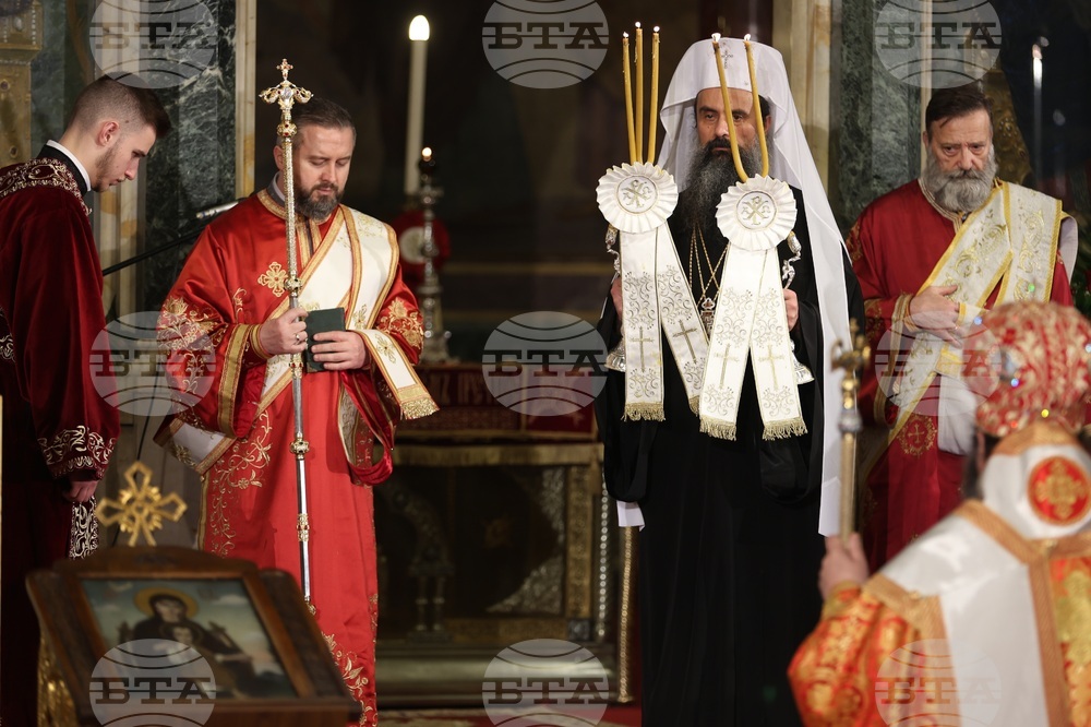 Патриарх Даниил отслужва утреня и Златоустова литургия за Възкресение Христово в катедралата "Св. Александър Невски"