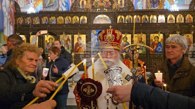 Ловеч - Възкресение Христово - Благодатен огън