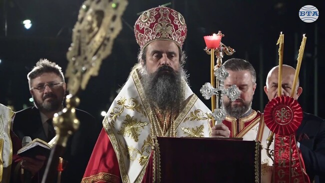 Пред катедралата "Св. Александър Невски" в София патриарх Даниил възвести Христовото Възкресение и отправи благословение към българския народ