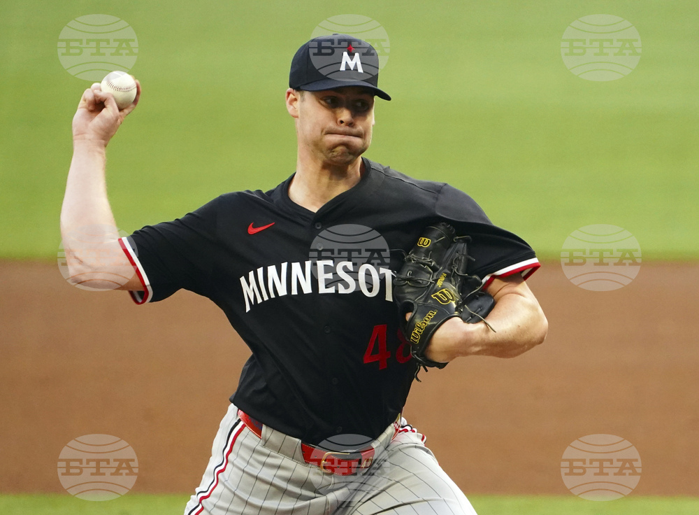 Twins Braves Baseball