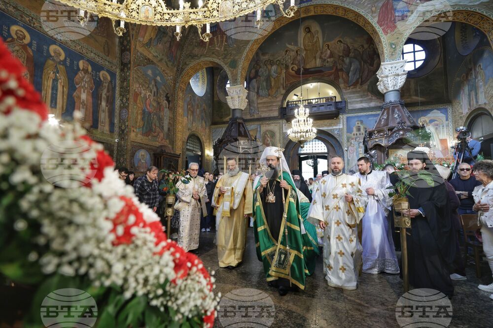 Храм "Св. Неделя" - Второ Възкресение Христово - патриарх Даниил - богослужение