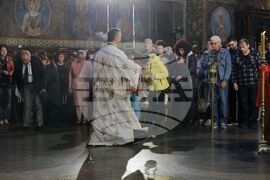 Храм "Св. Неделя" - Второ Възкресение Христово - богослужение