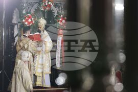 Храм "Св. Неделя" - Второ Възкресение Христово - патриарх Даниил - богослужение