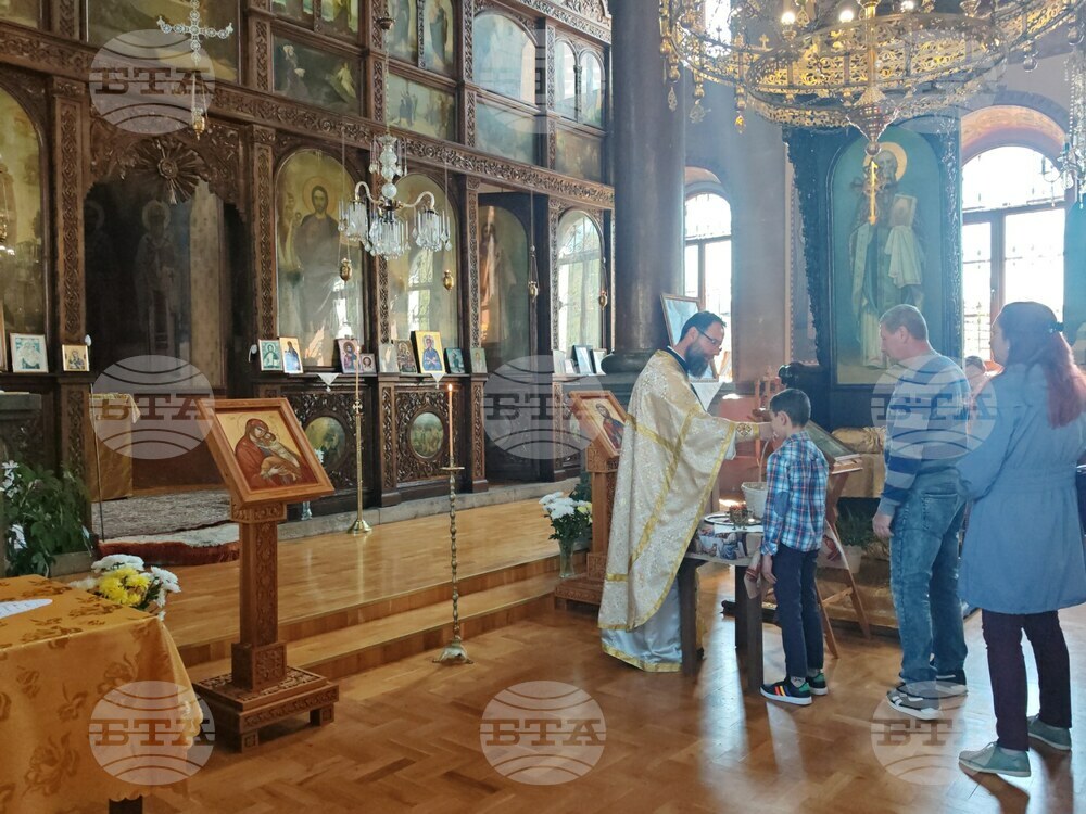 Великден е онова, което чувстват сърцата и душите ви, каза отец Станислав Хубчев в Габрово