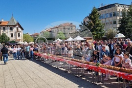 Враца - Великден - концерт - 100-метров козунак