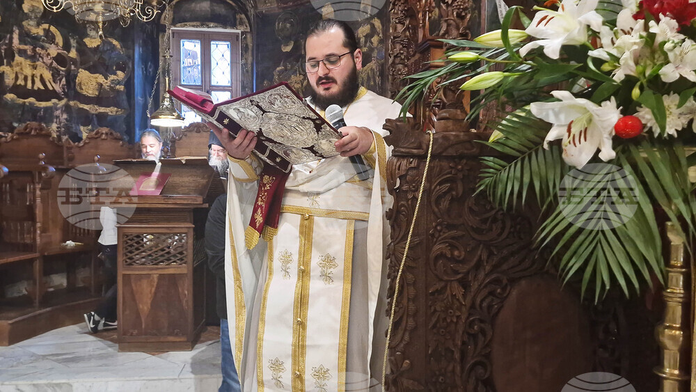 Троянски манастир - празнична литургия - Великден