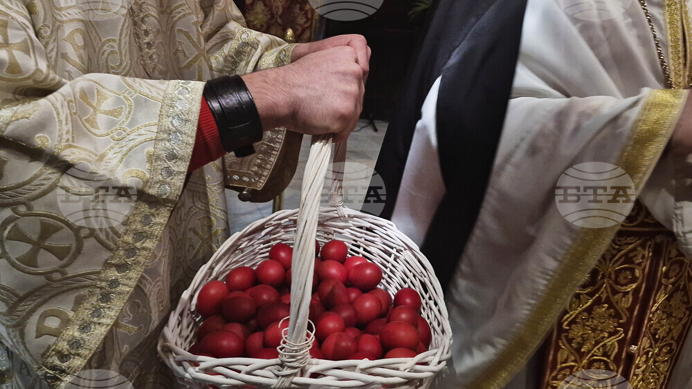 Троянски манастир - празнична литургия - Великден