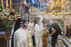 Троянски манастир - празнична литургия - Великден