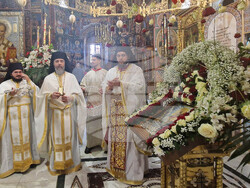 Троянски манастир - празнична литургия - Великден