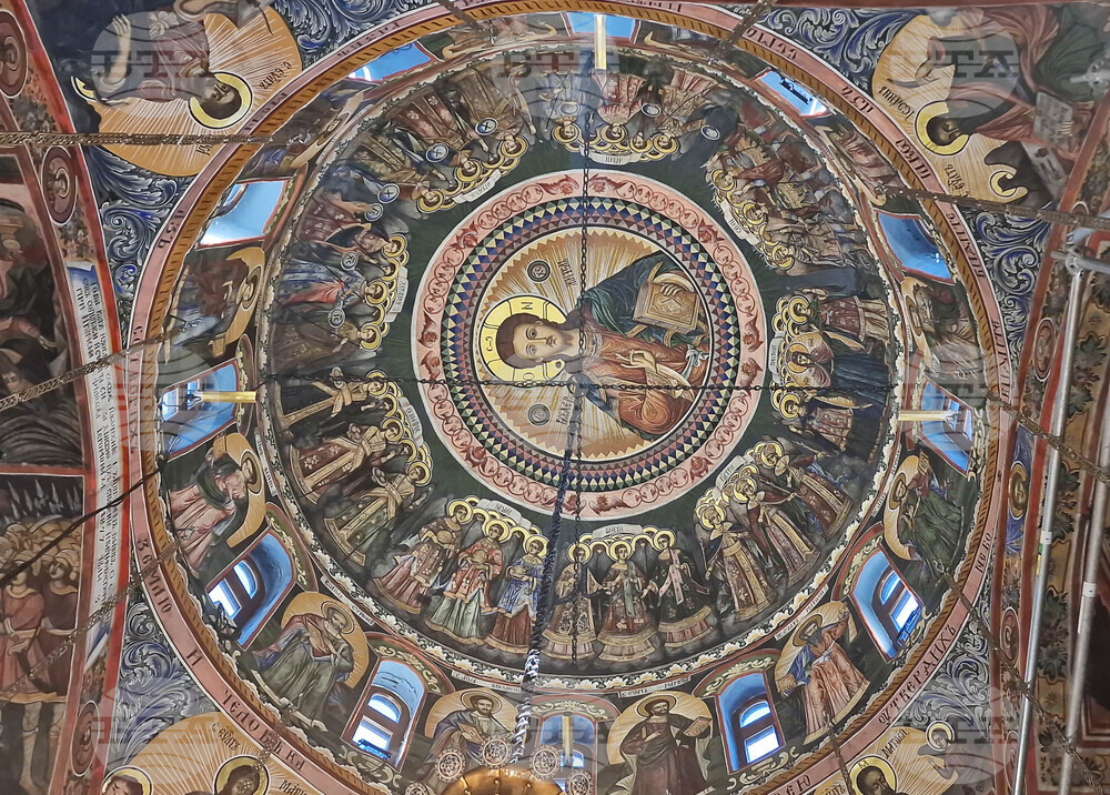 Троянски манастир - празнична литургия - Великден