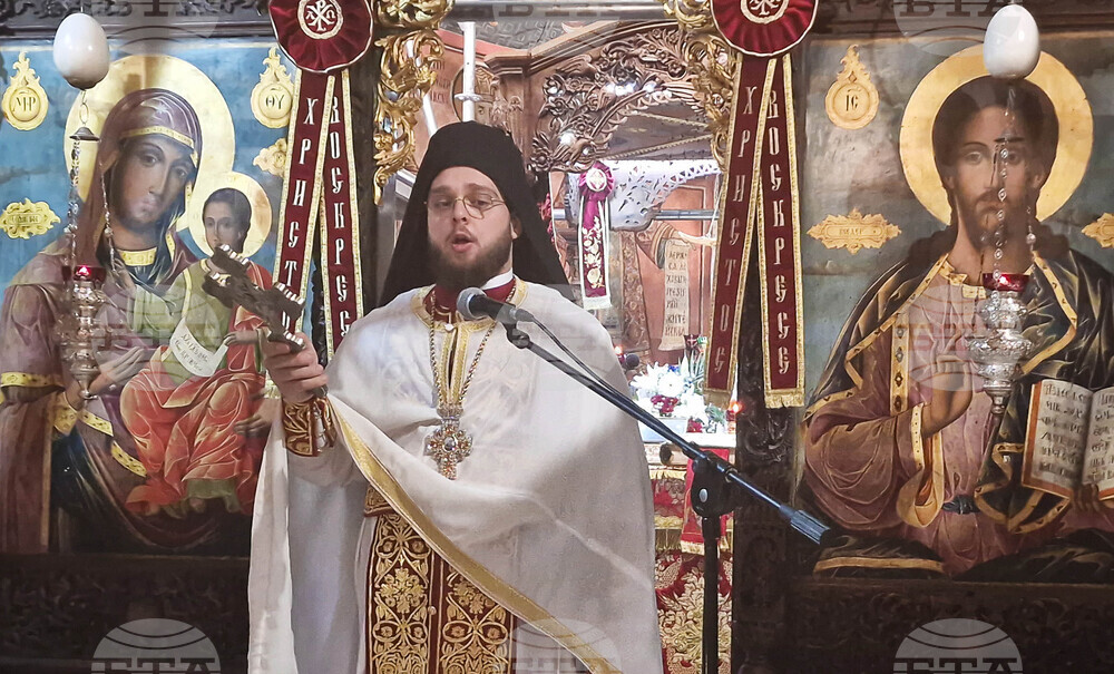 Троянски манастир - празнична литургия - Великден