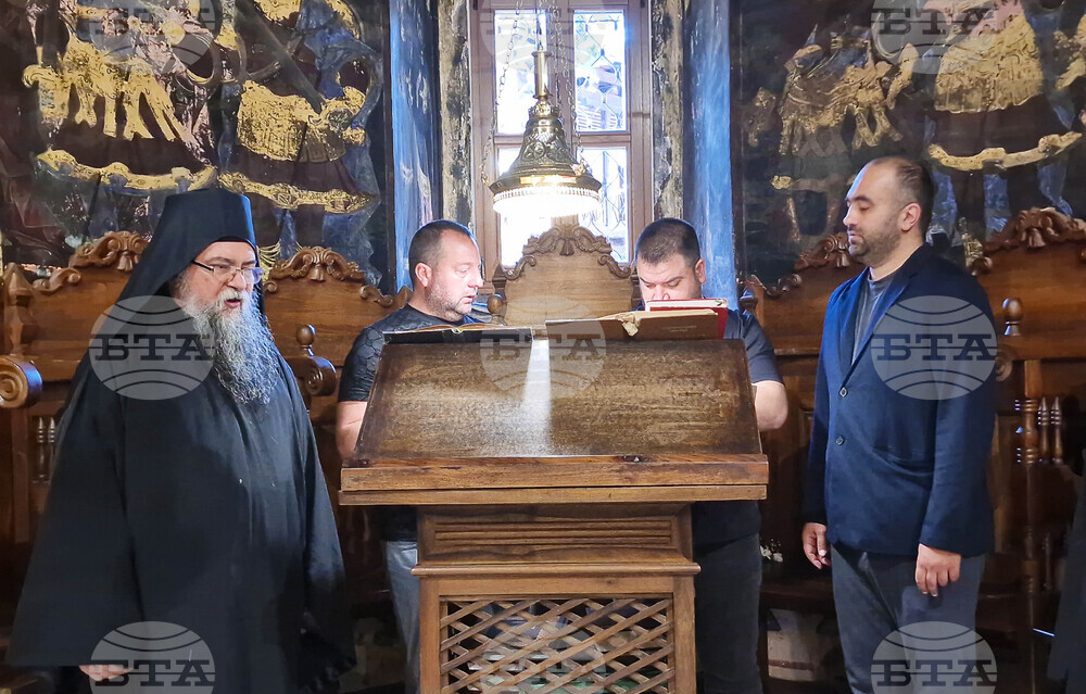 Троянски манастир - празнична литургия - Великден