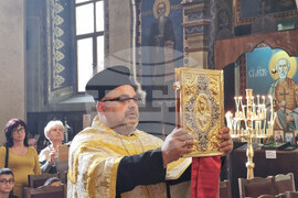 Ямбол - храм „Св. Николай Чудотворец" - богослужение „Второ Възкресение"