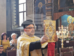 Ямбол - храм „Св. Николай Чудотворец" - богослужение „Второ Възкресение"