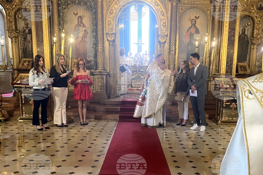 Турция - Истанбул - Желязна църква „Свети Стефан“ - Второ Възкресение - празнично богослужение