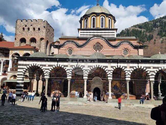 Мирът е най-важната тема за всички нас, каза пред БТА Адрианополският епископ Евлогий