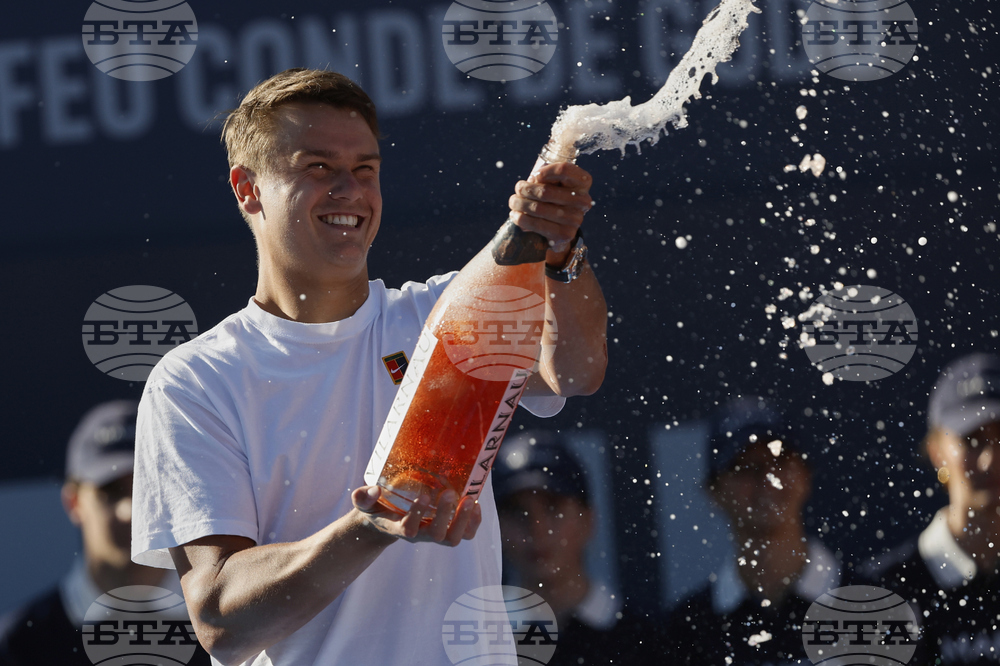 Холгер Руне победи Карлос Алкарас на финала на турнира по тенис в Барселона