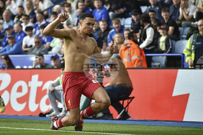 Ливърпул се наложи срещу Лестър, който изпадна от Висшата лига