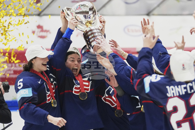 САЩ триумфира след продължение във финала на Световното първенство по хокей на лед за жени