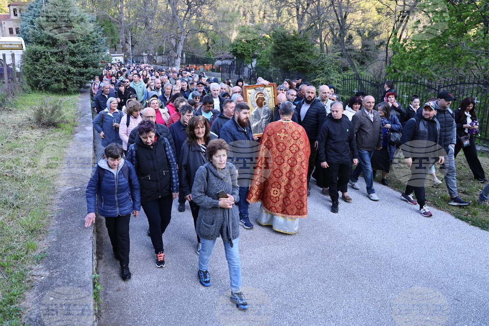Бачковски манастир - чудотворна икона на Света Богородица