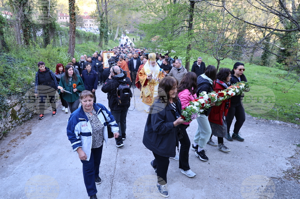 Бачковски манастир - чудотворна икона на Света Богородица