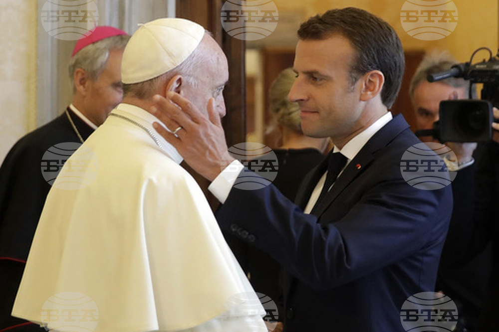 Реакции от света след кончината на папа Франциск