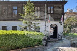 Варна - храм „Св. Архангел Михаил“ - борба с великденски яйца