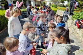 Варна - храм „Св. Архангел Михаил“ - борба с великденски яйца