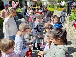 Варна - храм „Св. Архангел Михаил“ - борба с великденски яйца