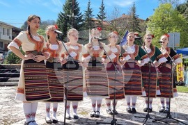 Село Извор - „Червен, червен Великден" - регионален конкурс