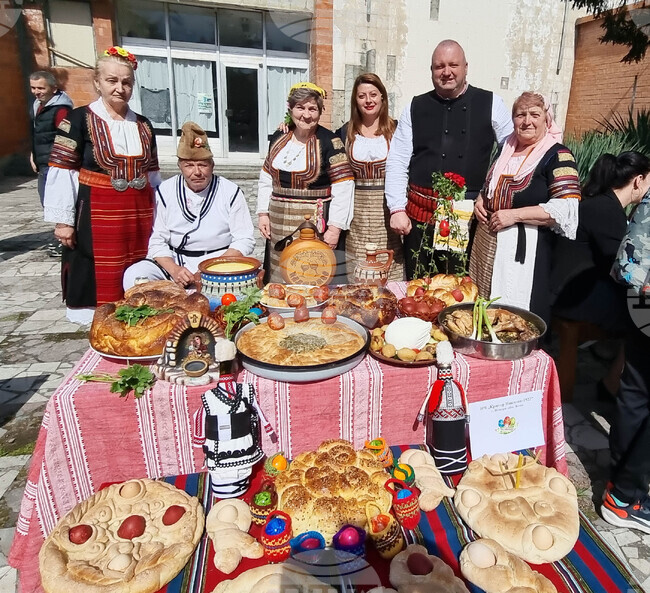 Село Извор - „Червен, червен Великден" - регионален конкурс