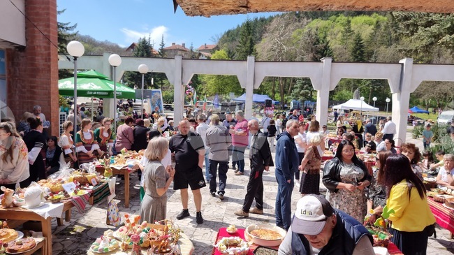 Четиринадесетото издание на регионалния конкурс „Червен, червен Великден“ ще се проведе на 13 април в радомирското село Извор