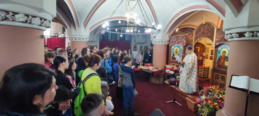 На Възкресение Христово ставрофорен иконом Недялко Калинов отслужи в Мюнхен Пасхална вечерня