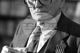 Валери Петров - писател, поет, сценарист, драматур