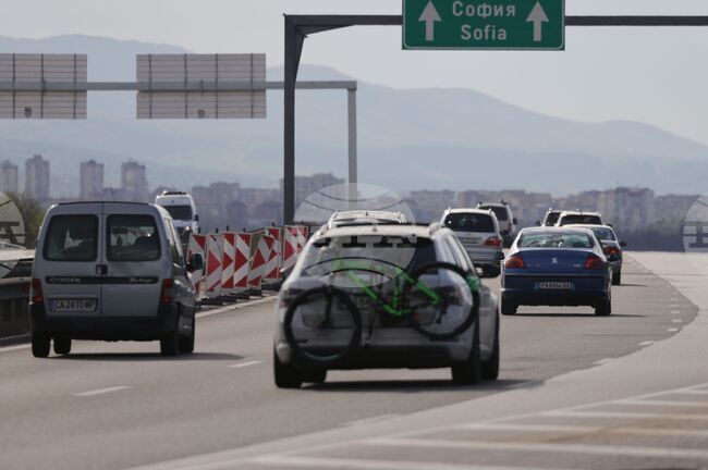 Интензивен е трафикът на входовете към София в края на почивните дни за Великден